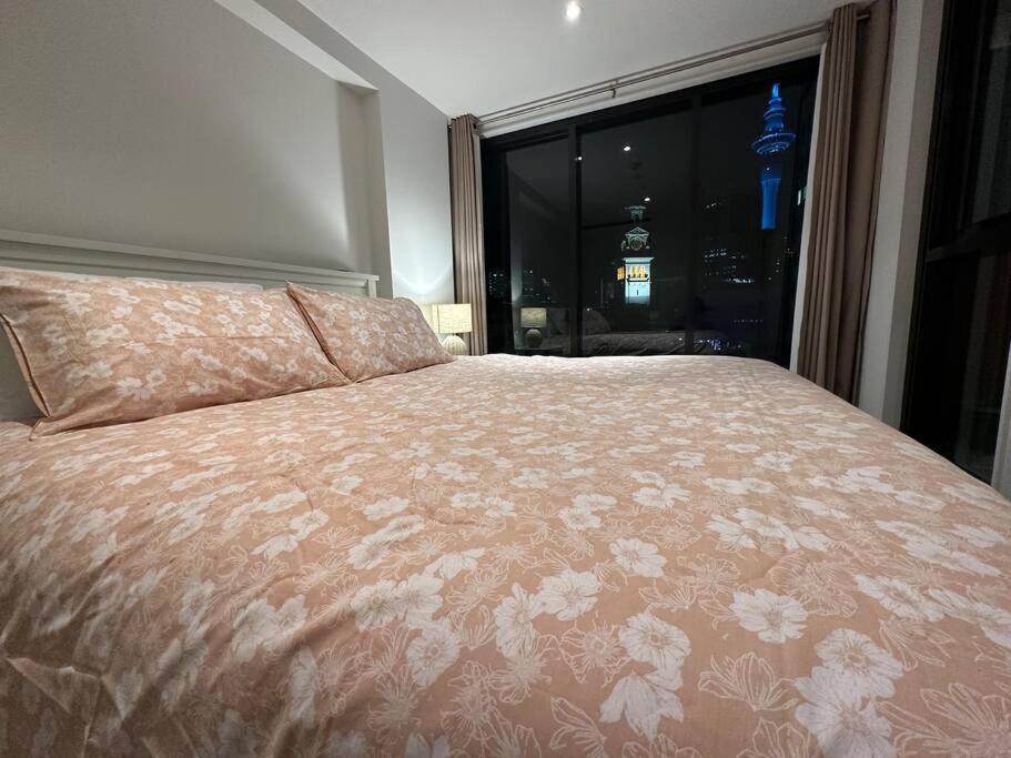 City Apartment With Sky Tower View Auckland Esterno foto